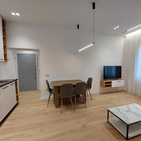 Luxury Apartments Blloku ティラナ エクステリア 写真