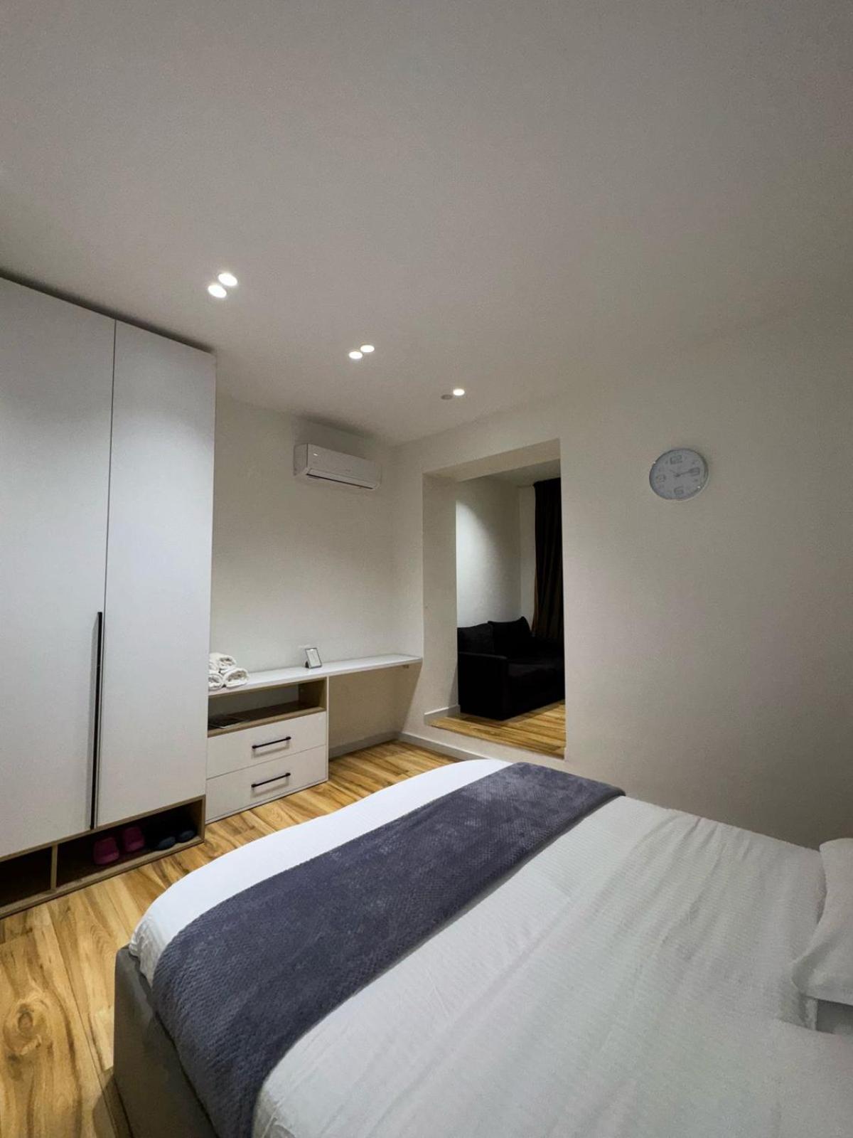 Luxury Apartments Blloku ティラナ エクステリア 写真